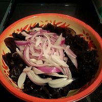 既能减肥、降血压血脂；又能补气血、益智的首选菜——凉拌木耳的做法图解4