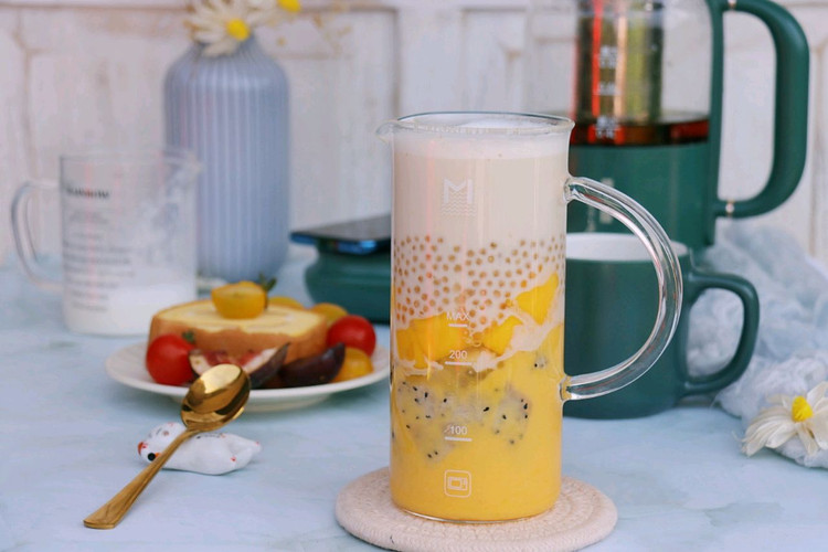 高颜值奶茶在家做-芒果多多西米露奶盖茶的做法