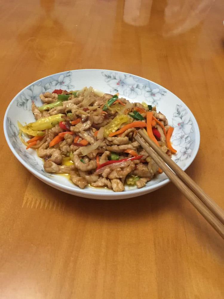 酸萝卜炒肉的做法