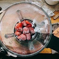 『奶昔&雪葩』冷冻草莓的2种吃法的做法图解3