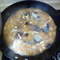 鲅鱼炖黄豆的做法图解2
