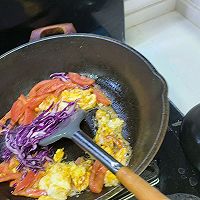 紫甘蓝炒饼的做法图解7