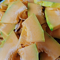 油炸南瓜饼的做法图解1