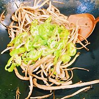 云南野生菌宴席～手撕青椒茶树菇的做法图解8