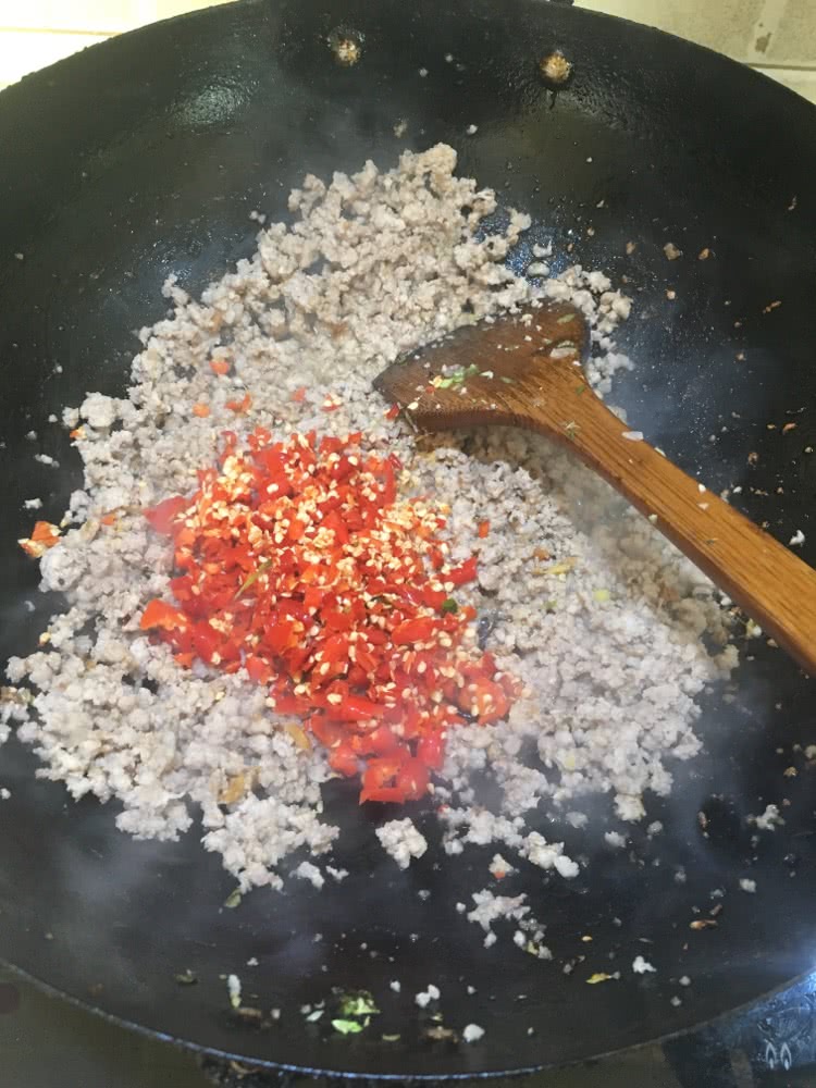 酸包菜炒肉末的做法图解5