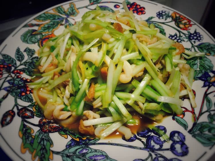 鱿鱼豆酱炒韭黄