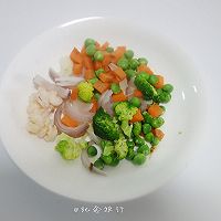 厚底什锦鲜虾披萨附马苏里拉挑选技巧的做法图解10