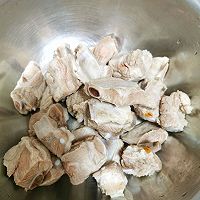 白菜粉皮炖排骨的做法图解3