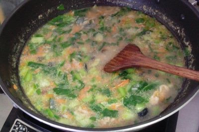 海鲜皮蛋瘦肉粥