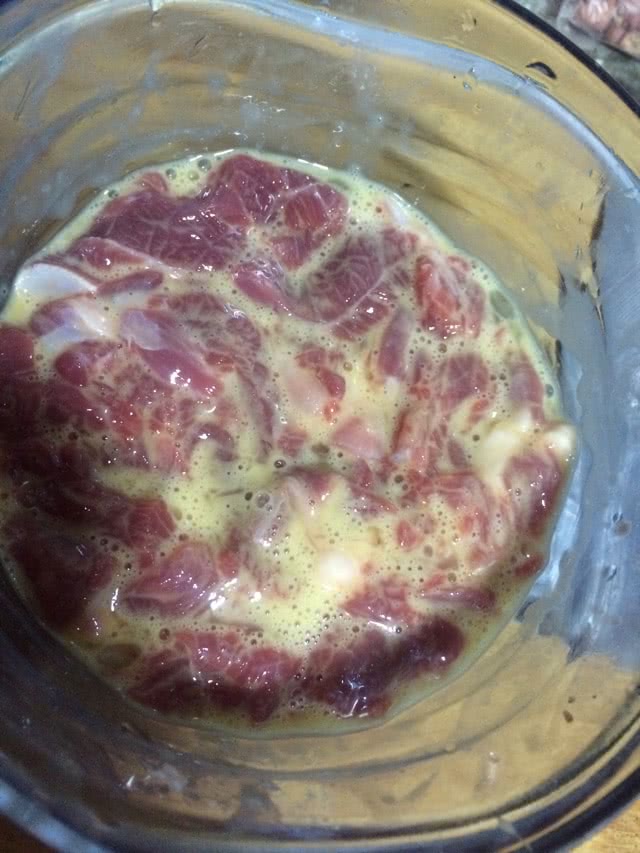 肉炒蘑菇的做法图解2