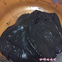 【冷藏发酵】腹黑系列—竹炭肉松面包的做法图解5