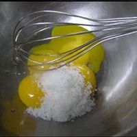 高乐高花纹蛋糕卷的做法图解1