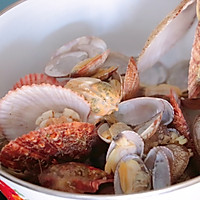 #春天肉菜这样吃#蒜蓉辣酱蒸海鲜的做法图解7