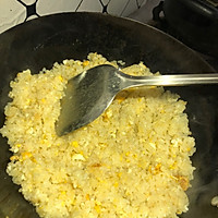 消灭剩米饭--百变蛋炒饭的做法图解4