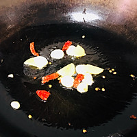 家常炒圆白菜的做法图解3