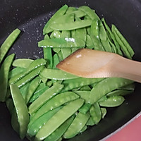 荷兰豆炒虾仁的做法图解5