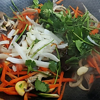 蒜香辣油煸蘑菇的做法图解4