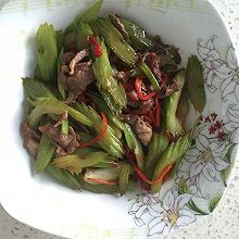 芹菜炒肉片