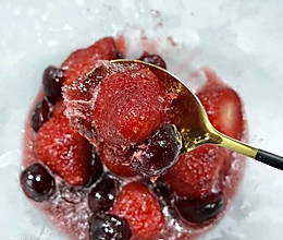 冰点草莓--冰点车厘子--草莓的100种吃法--易上手网红甜的做法