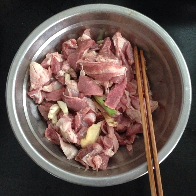 胡萝卜炖土豆牛肉的做法图解2