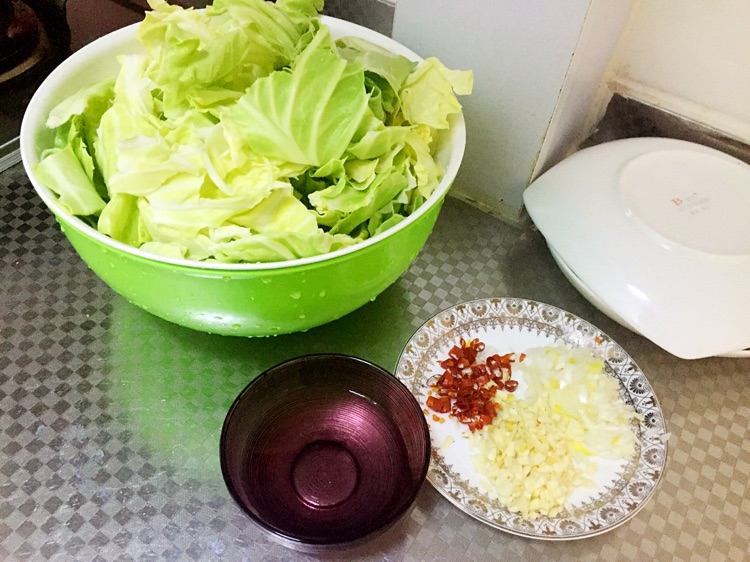 糖醋手撕包菜的做法图解2