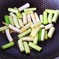 #餐桌上的春日限定#青蒜香干炒红虾的做法图解7