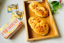 #自由创意面包#肉松沙拉面包的做法