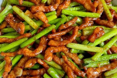 蒜苔小炒肉