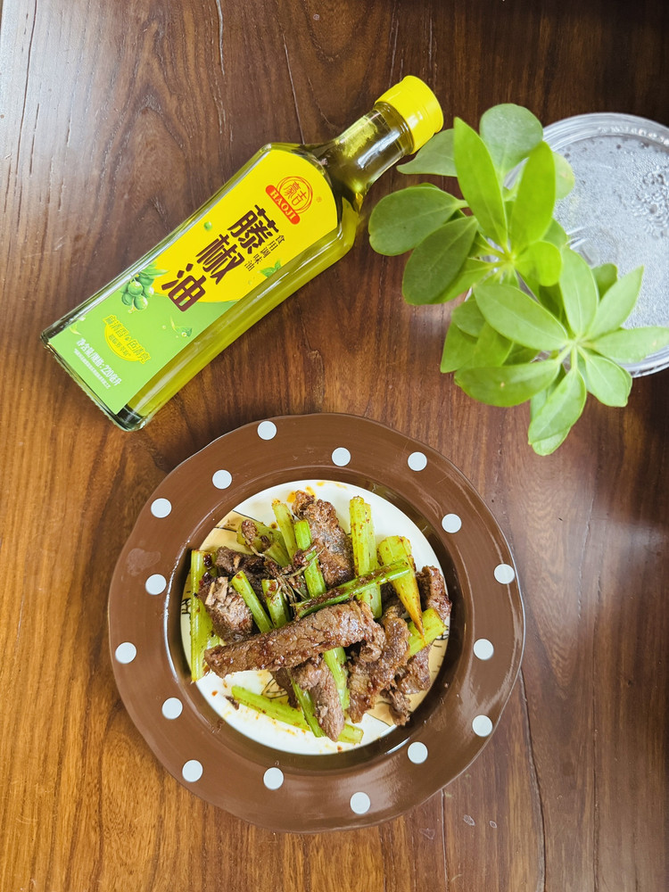 藤椒拌牛肉的做法