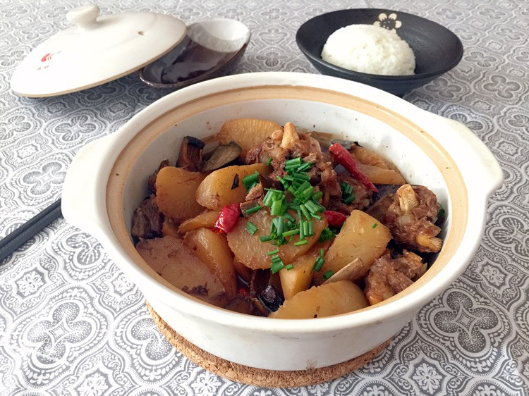 天冷了，来一煲羊肉煨萝卜吧的做法