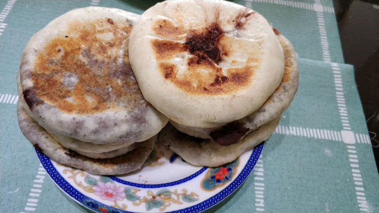 远比饭店好吃的发面豆沙饼！的做法