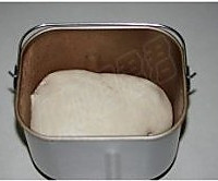 香香甜甜，面包机版【炼乳吐司】的做法图解2