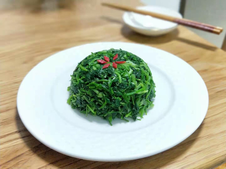 开胃～凉拌香菜的做法