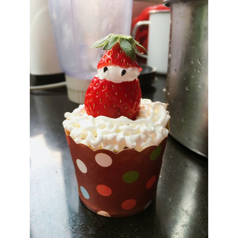 Christmas paper cup strawberry cake