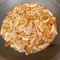 鹿茸菇炒肉的做法图解5
