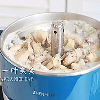 虫草花鸡汤火锅的做法图解3