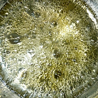 拨丝地瓜+水果冰糖葫芦+焦糖奶茶的做法图解5