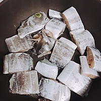 焖带鱼的做法图解3