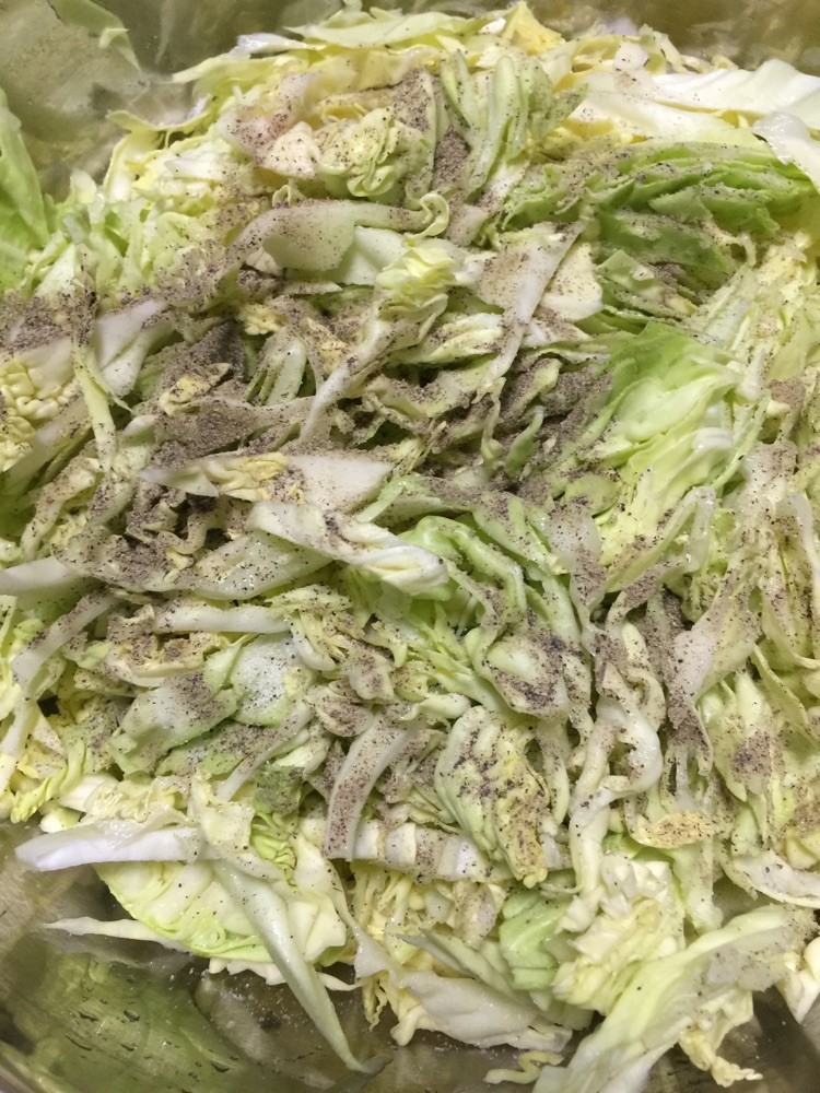 圆白菜饼的做法图解2