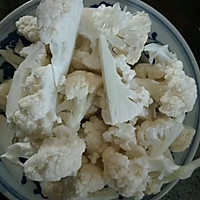 猪肉炒花菜的做法图解1