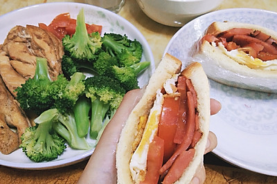 减脂健身餐——煎鸡胸，三明治