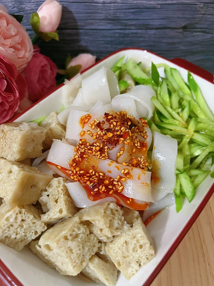 陕西凉皮（附料汁做法）的做法
