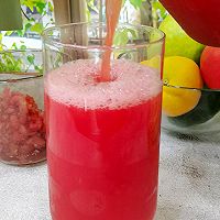 #解腻开胃就吃它#清热解暑的原汁西瓜汁的做法图解7