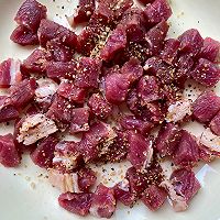 #夏日鲜味轻享健康#牛排炒饭的做法图解2