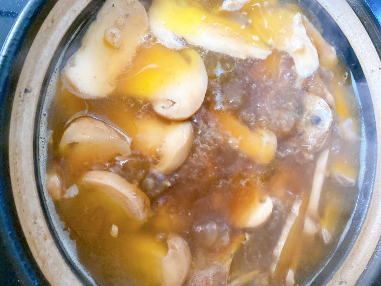 松茸土鸡汤的做法