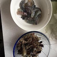 鲜虾芹菜肉末粥的做法图解2