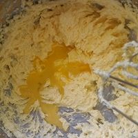 100%成功蔓越莓麦芬蛋糕的做法图解3