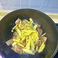 嫩姜炒排骨的做法图解5