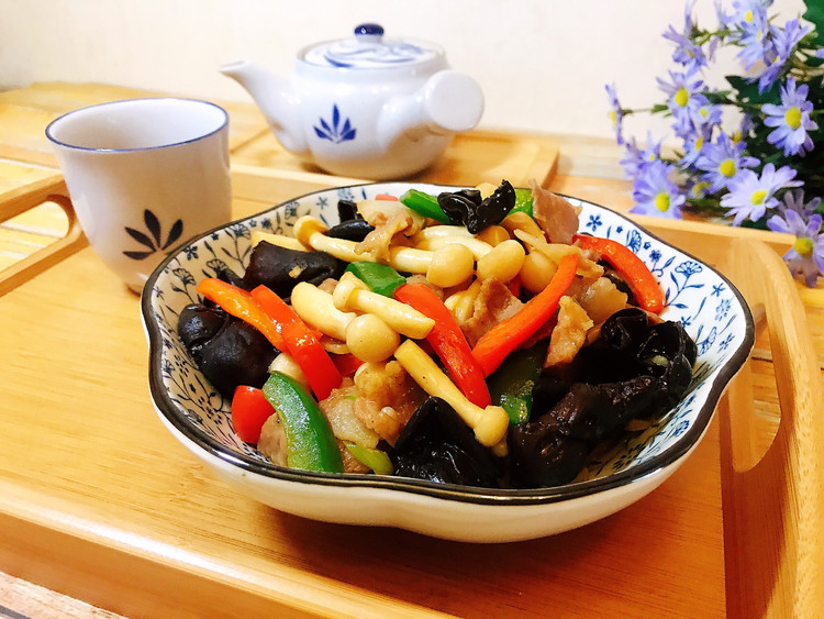 白玉菇炒肉的做法