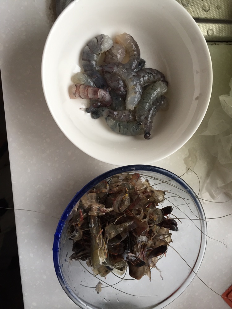 鲜虾芹菜肉末粥的做法图解2